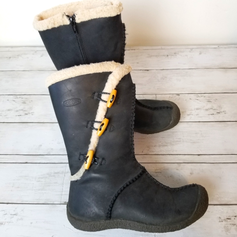 Keen Kaley Nubuck Leather Faux Fur Toggle Side Zipper Boots